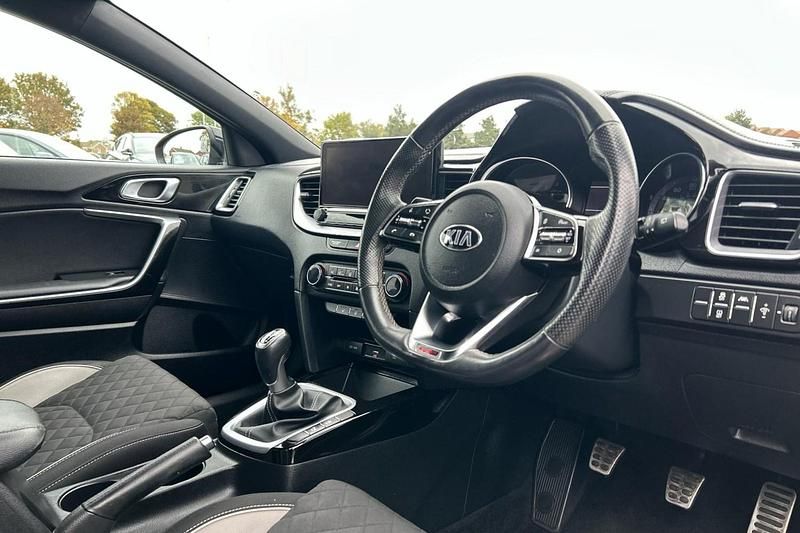 Used Kia Ceed GT-Line 118 HP (86 kW) 2021 Red Hatchback