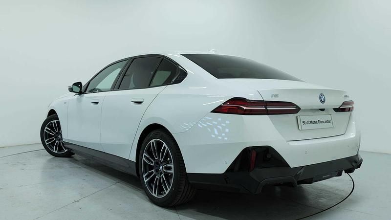 Used BMW i5 M Sport 246 kW (335 HP) 2025 White Sedan