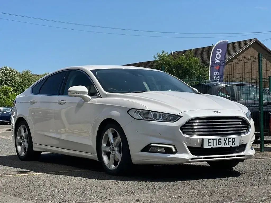 Used Ford Mondeo Titanium 180 HP (132 kW) 2016 Hatchback