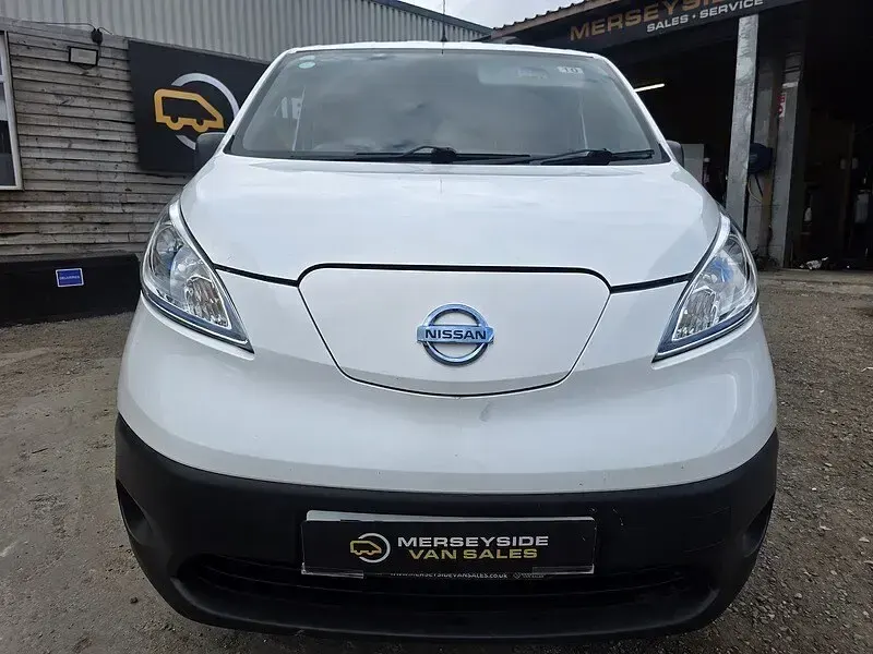 Used Nissan e-NV200 Acenta 80 kW (109 HP) 2021 White MPV