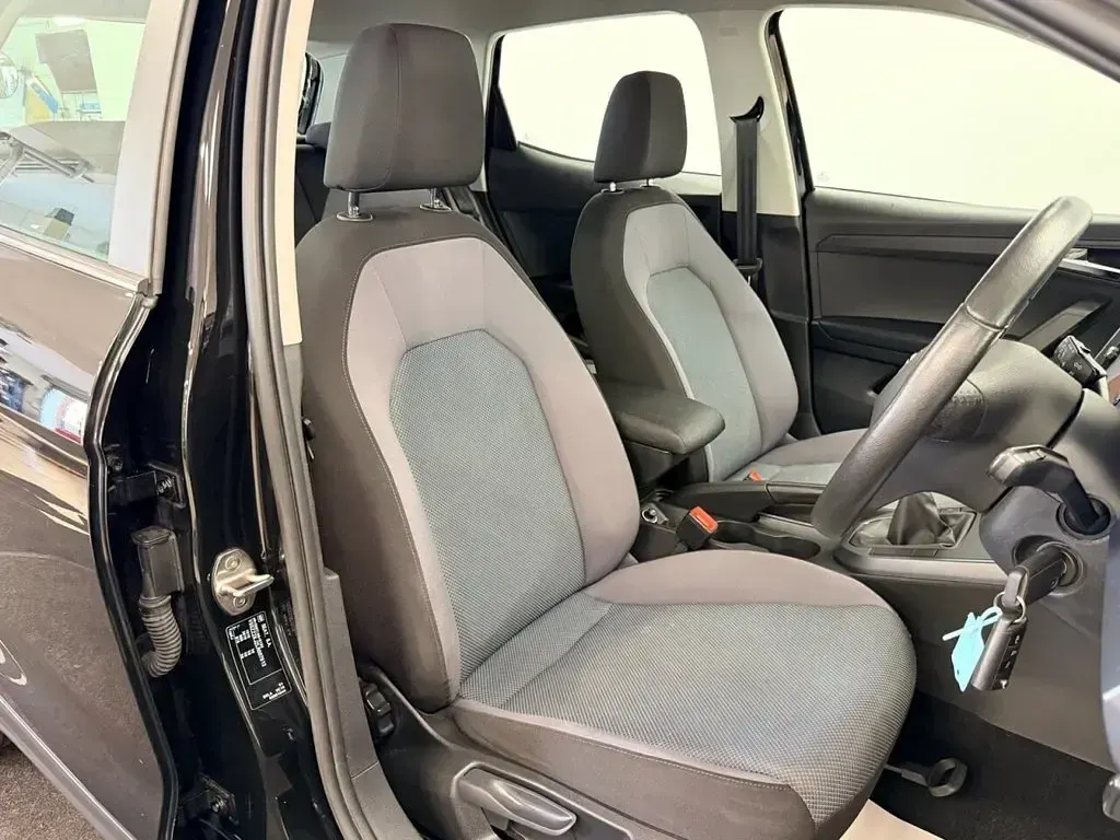 Used Seat Arona SE Technology 95 HP (69 kW) 2019 Black SUV