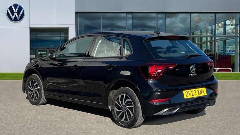 Used VW Polo Life 95 HP (69 kW) 2023 Deep black pearl Hatchback