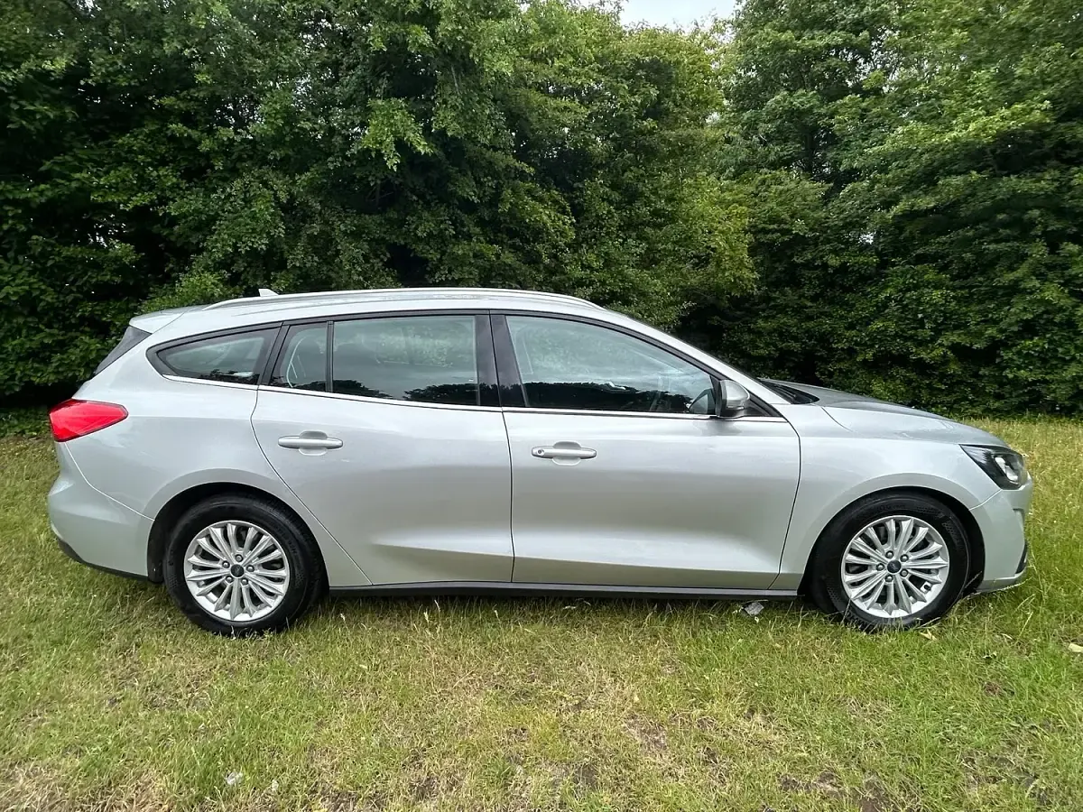 Used Ford Focus Titanium 150 HP (110 kW) 2019 Silver Estate