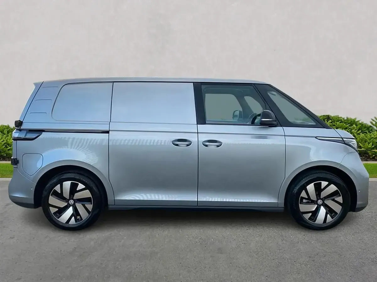 Used VW ID. Buzz 210 kW (286 HP) 2025 Silver MPV
