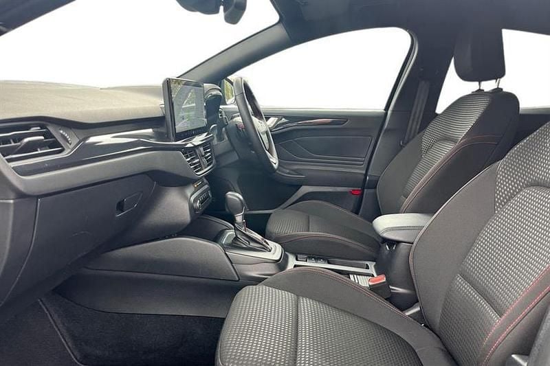 Used Ford Focus ST-Line 155 HP (114 kW) 2023 Black Hatchback