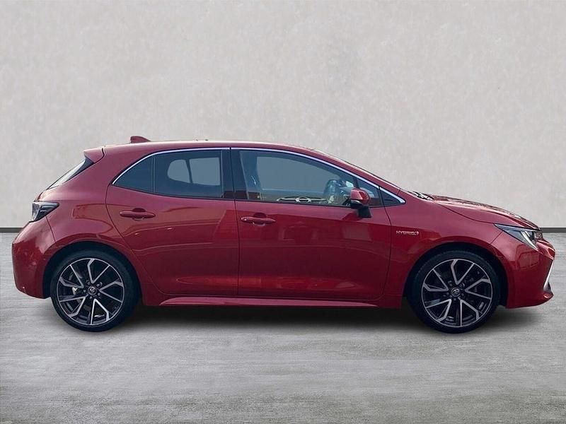 Used Toyota Corolla 184 HP (135 kW) 2021 Red Hatchback