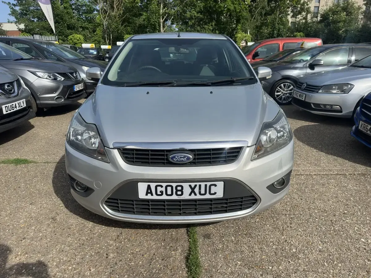Used Ford Focus Zetec 110 HP (80 kW) 2008 Silver Hatchback