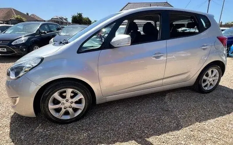 Used Hyundai ix20 Premium 116 HP (85 kW) 2016 Silver Hatchback