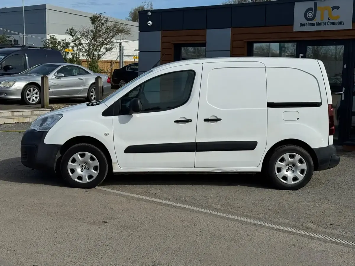 Second-hand Peugeot Partner 2017 Alb