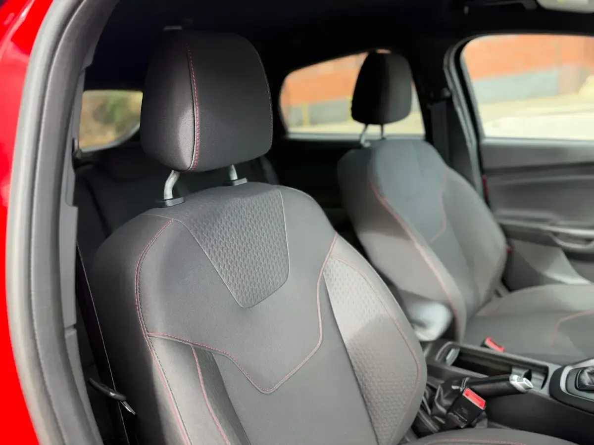 Used Ford Focus ST-Line 125 HP (91 kW) 2018 Red Hatchback