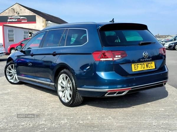 Used VW Passat R-line 150 HP (110 kW) 2021 Blue Estate