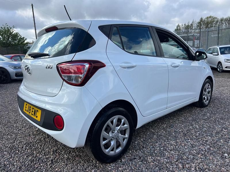 Usado Hyundai i10 SE 66 HP (48 kW) 2018 Branco Citadino