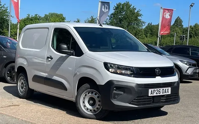 Used Vauxhall Combo 102 HP (75 kW) 2026 MPV