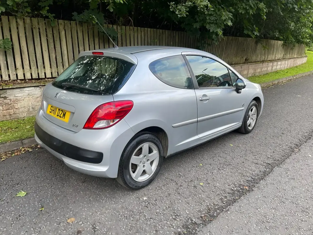 Used Peugeot 207 Envy 2011 Silver Hatchback
