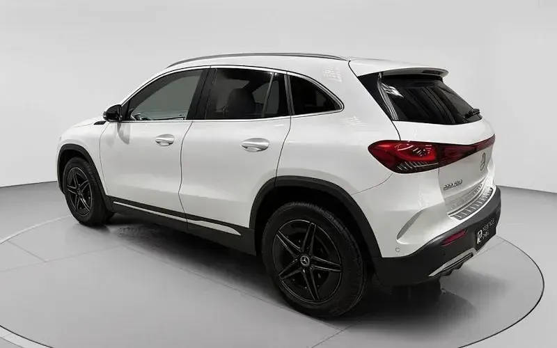 Used Mercedes EQA250 AMG line 139 kW (190 HP) 2022 White SUV