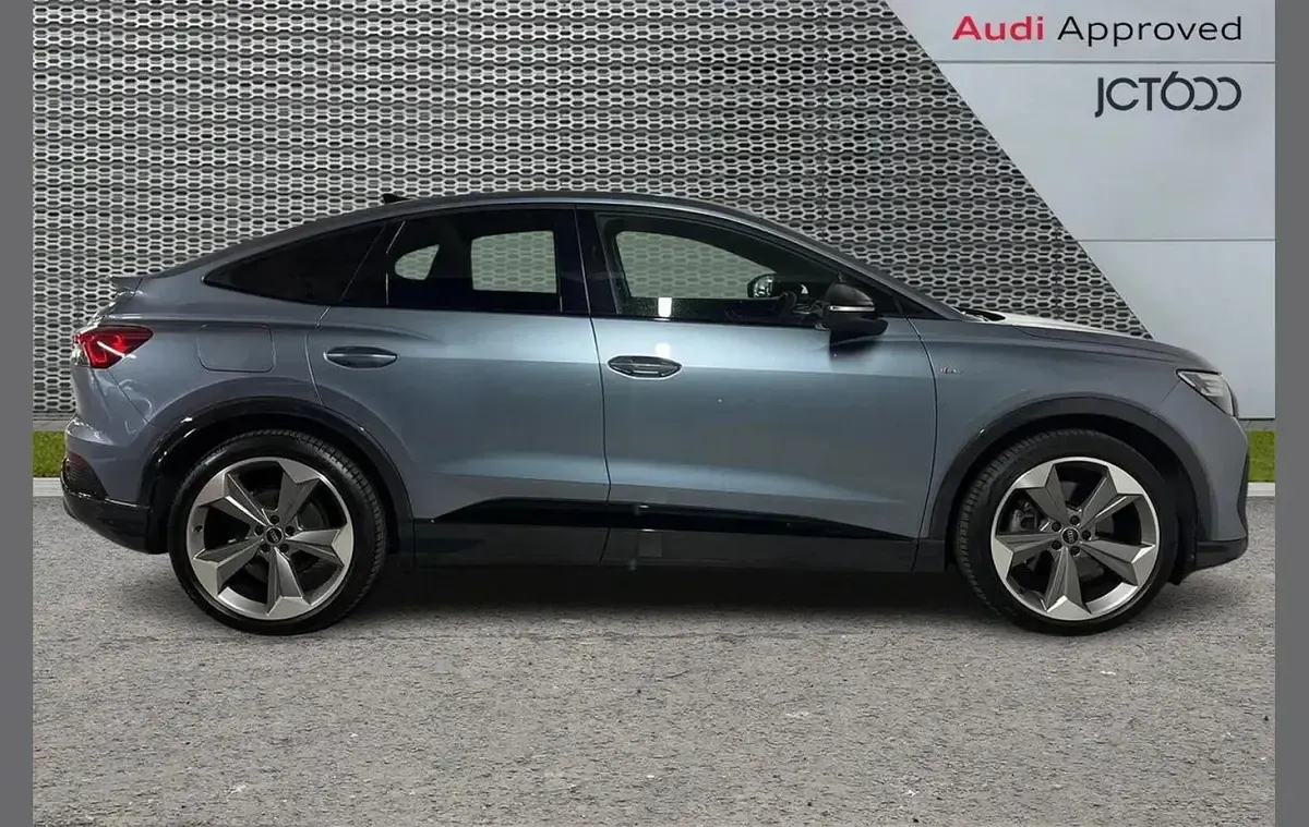 Used Audi Q4 Sportback e-tron Black Edition 206 kW (281 HP) 2024 Blue SUV