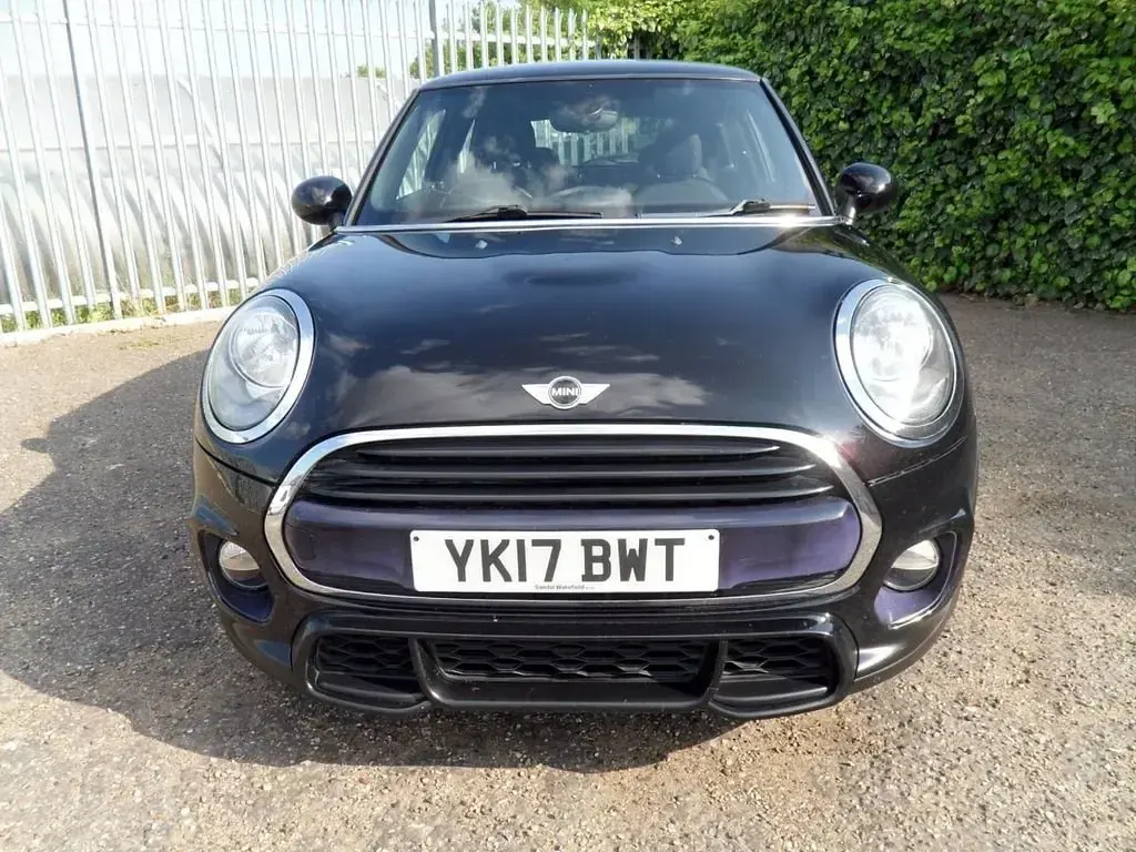 Usado Mini Cooper Hatch 136 CV (100 kW) 2017 Negro Utilitario
