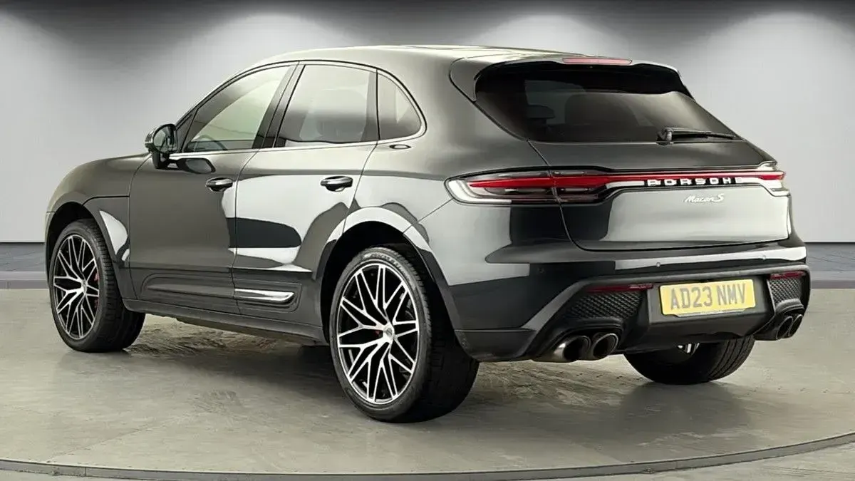 Used Porsche Macan 380 HP (279 kW) 2023 Volcano grey SUV