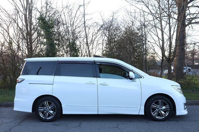 Used Nissan Elgrand 2011 White MPV