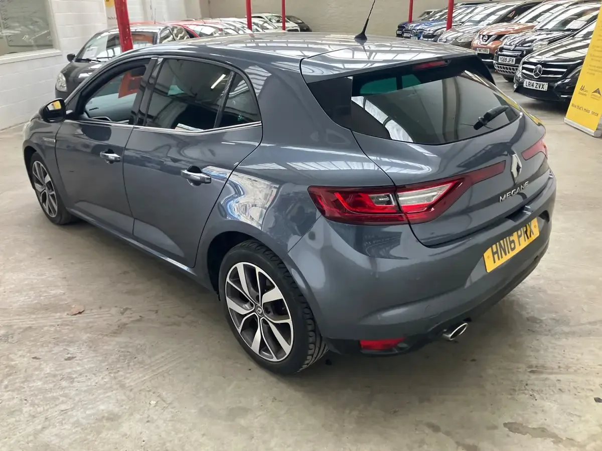 Used Renault Mégane Dynamique 110 HP (80 kW) 2016 Grey Hatchback