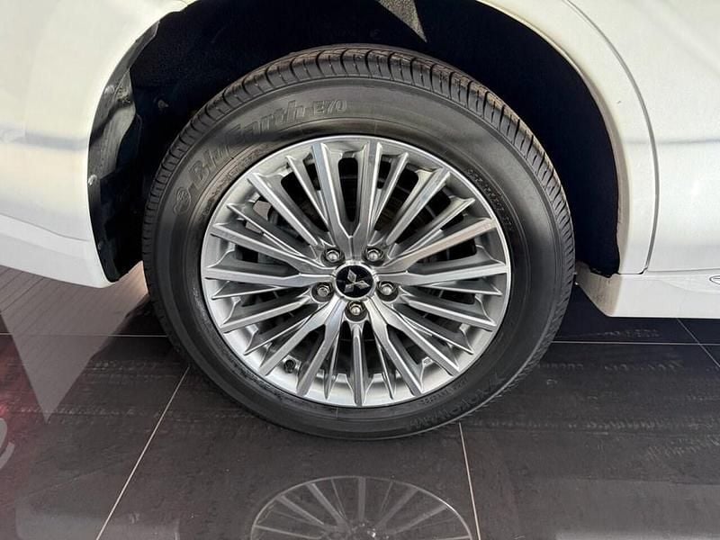 Used Mitsubishi Outlander 224 HP (164 kW) 2020 White SUV