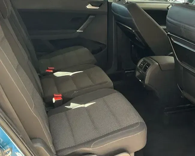 Begagnad VW Touran SE 110 HK (80 kW) 2016 Blå Minibuss