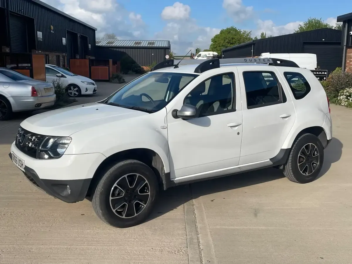 Usado Dacia Duster Prestige 125 CV (91 kW) 2017 Blanco SUV