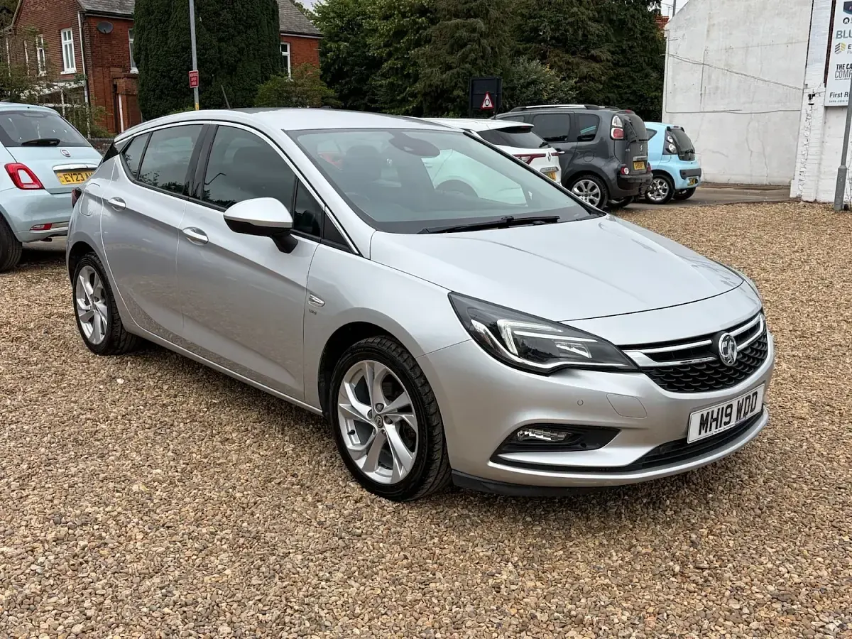 Used Vauxhall Astra SRi 150 HP (110 kW) 2019 Silver Hatchback