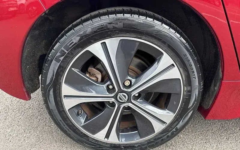 Begagnad Nissan Leaf Tekna 110 kW (150 HK) 2022 Halvkombi