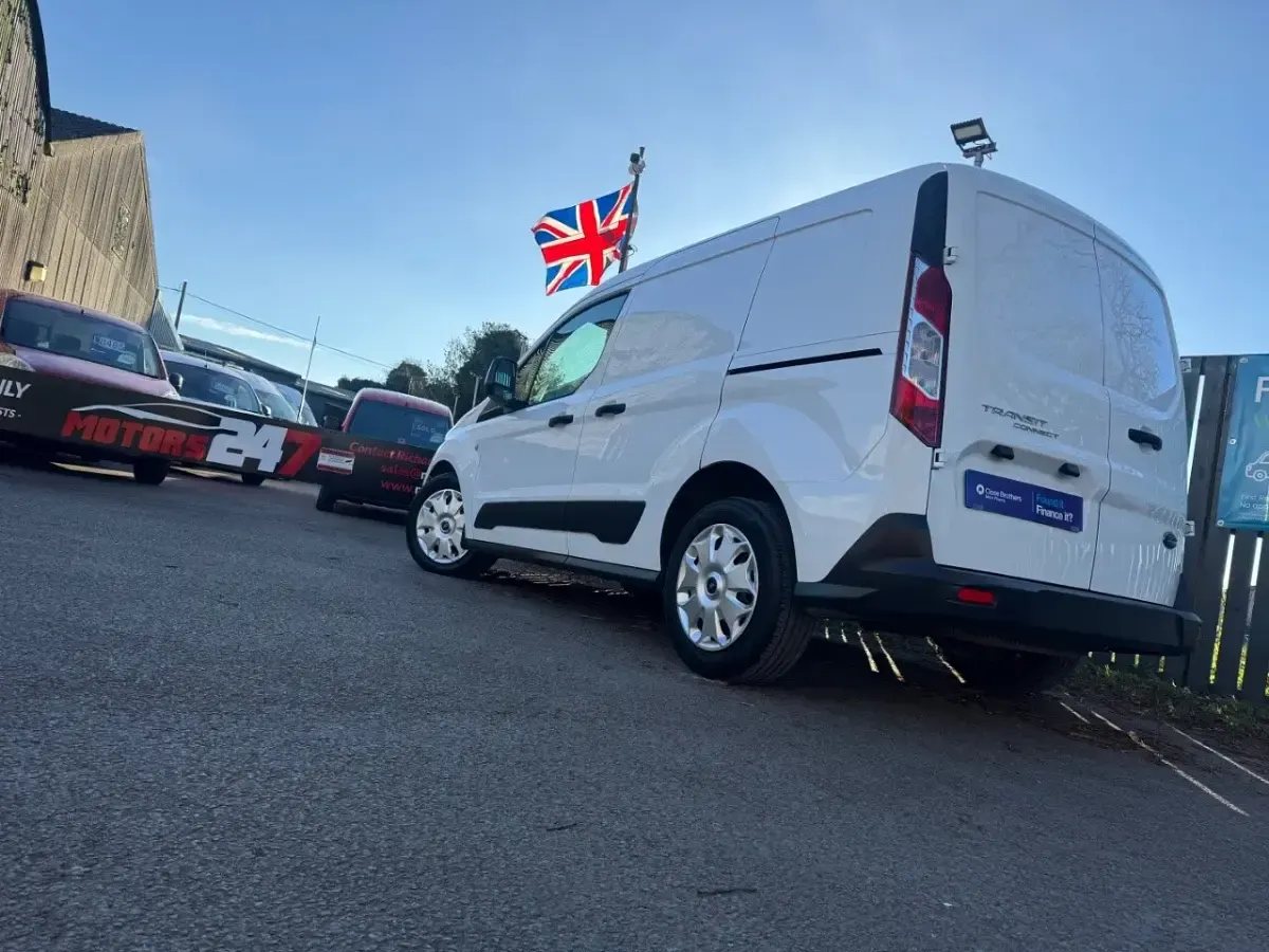 Used Ford Transit Trend 100 HP (73 kW) 2018 White Van