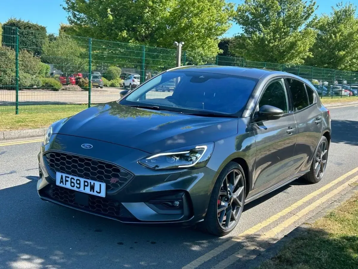 Begagnad Ford Focus ST 2019 Grå Halvkombi