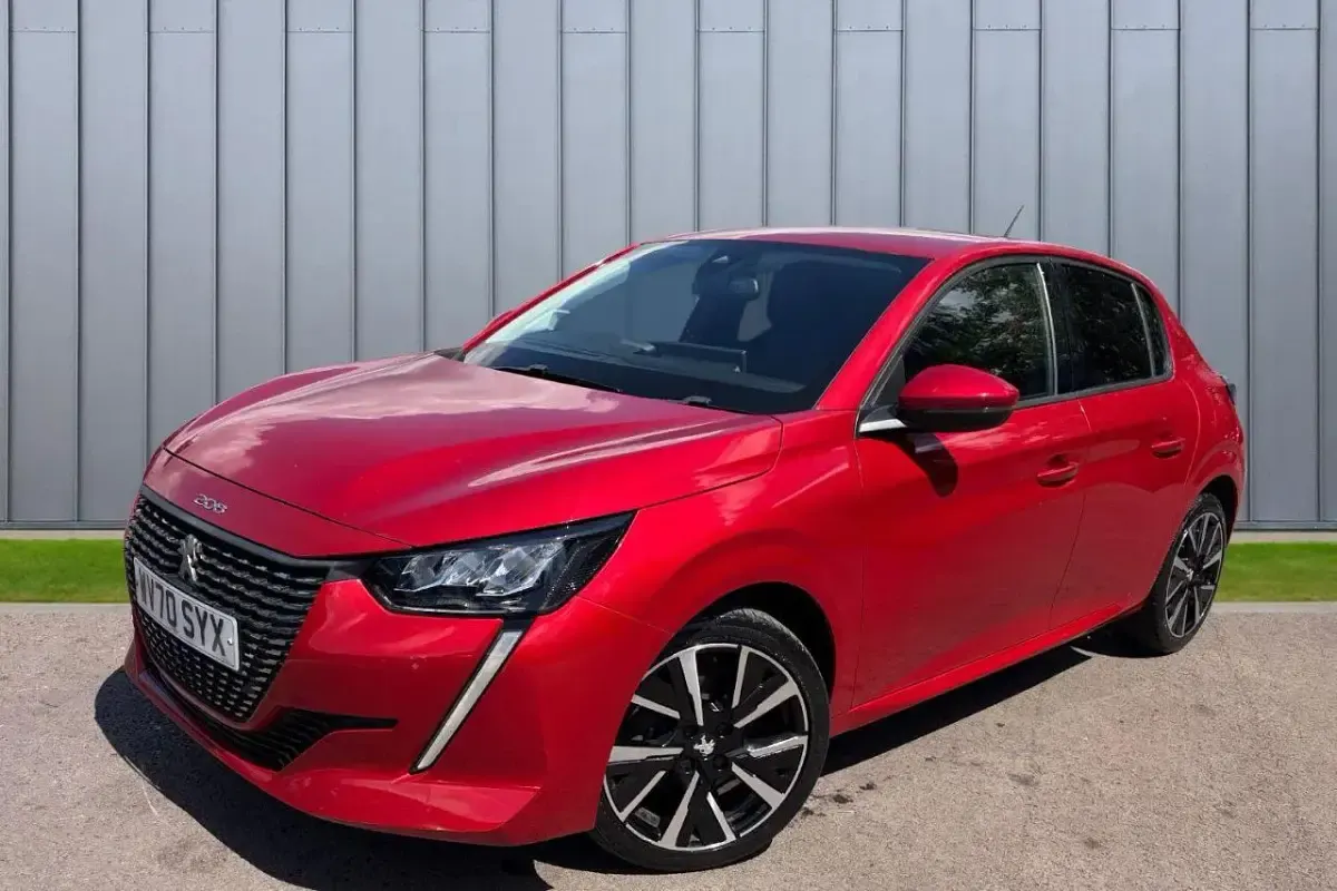 Used Peugeot 208 Allure Premium 99 HP (72 kW) 2020 Red Hatchback