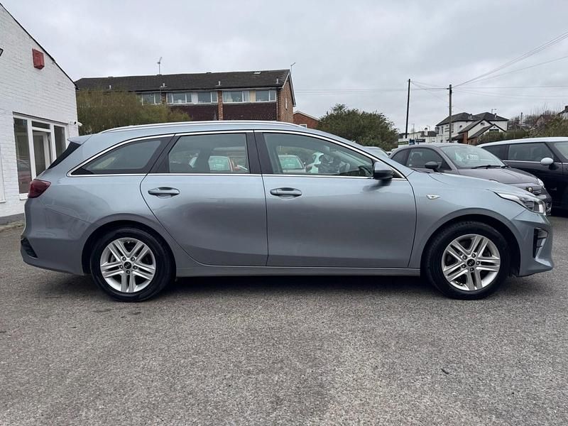 Used Kia Ceed Sportswagon 118 HP (86 kW) 2019 Silver Estate