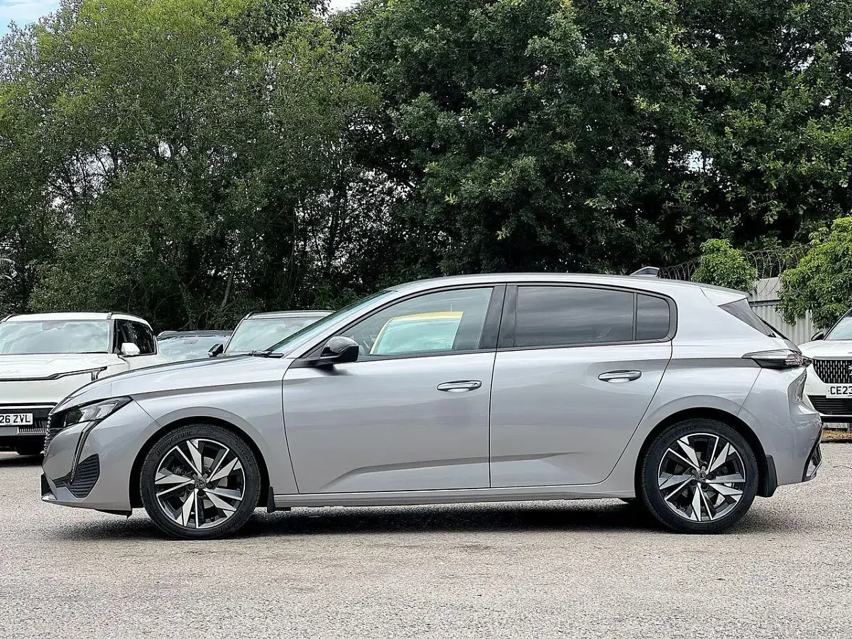 Used Peugeot 308 Allure 129 HP (94 kW) 2023 Grey Hatchback