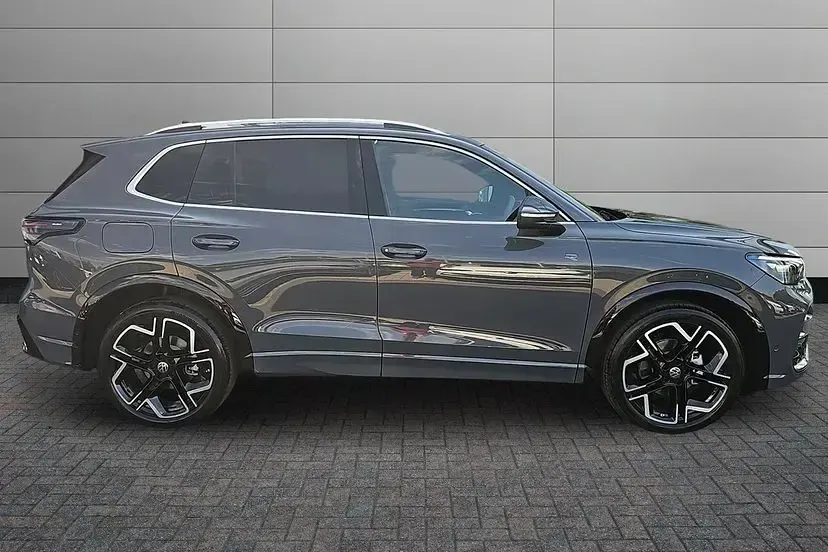 New VW Tiguan R-line 148 HP (108 kW) 2026 Dolphin grey SUV
