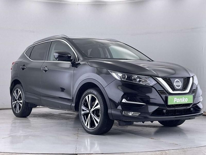 Black Used 2017 Nissan Qashqai N-Connecta SUV | £10,300 (Fair price) - Image 1/3