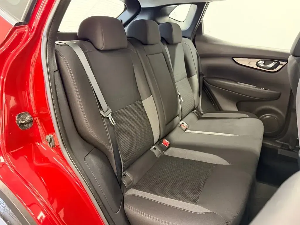 Gebraucht Nissan Qashqai Acenta Premium 115 PS (84 kW) 2019 Rot SUV