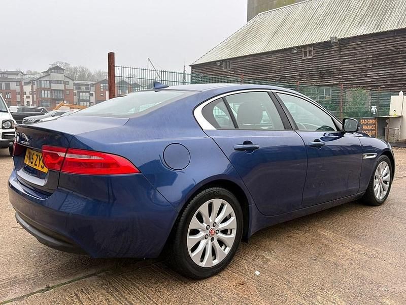 Used Jaguar XE SE 180 HP (132 kW) 2015 Blue Sedan
