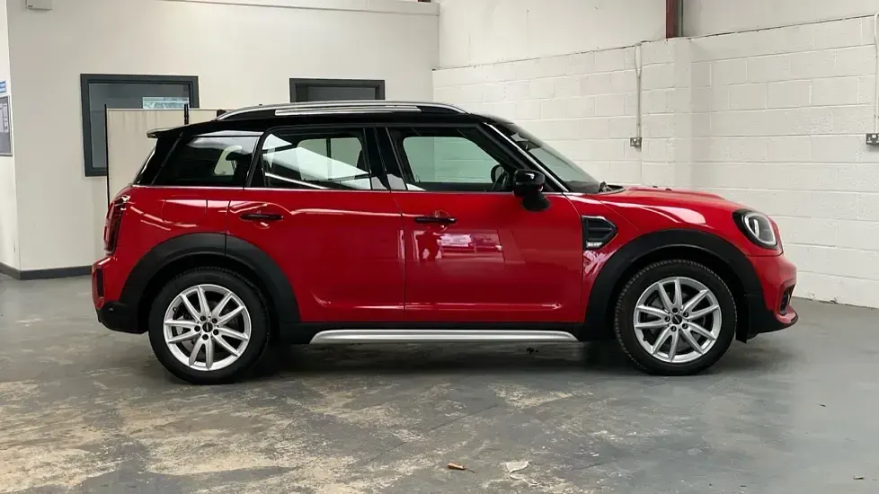 Used Mini Cooper Countryman Sport 134 HP (98 kW) 2023 Red SUV