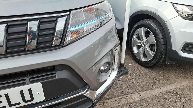 Używany Suzuki Vitara SZ5 129 KM (94 kW) 2020 Szary SUV