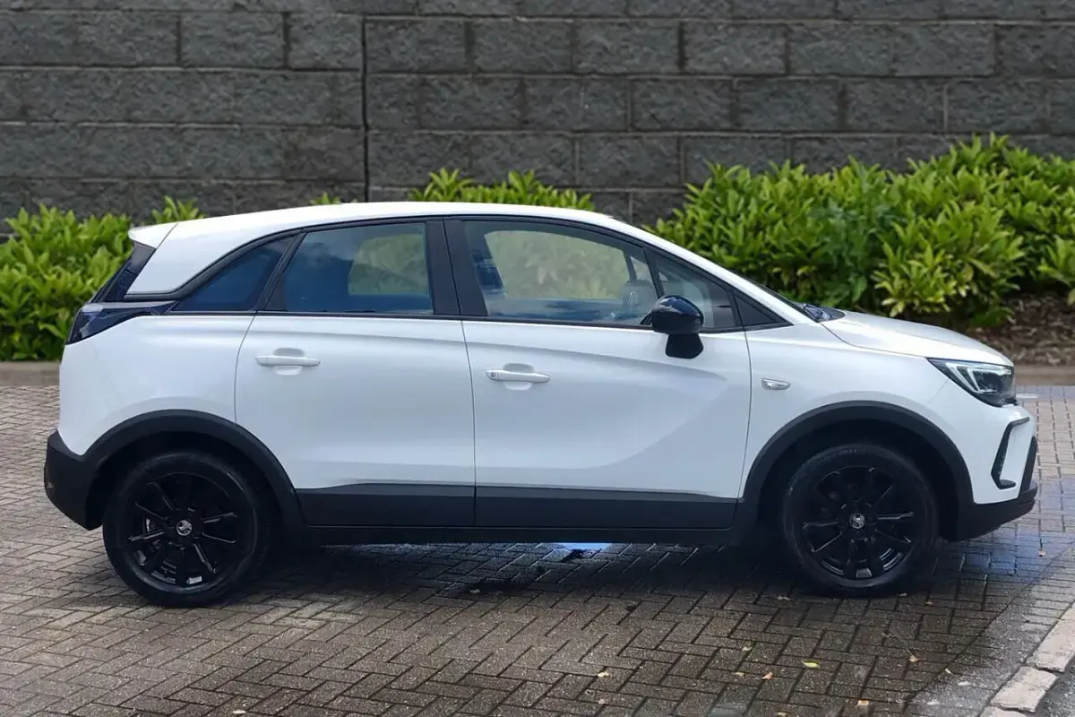 Used Vauxhall Crossland Edition 82 HP (60 kW) 2022 White SUV