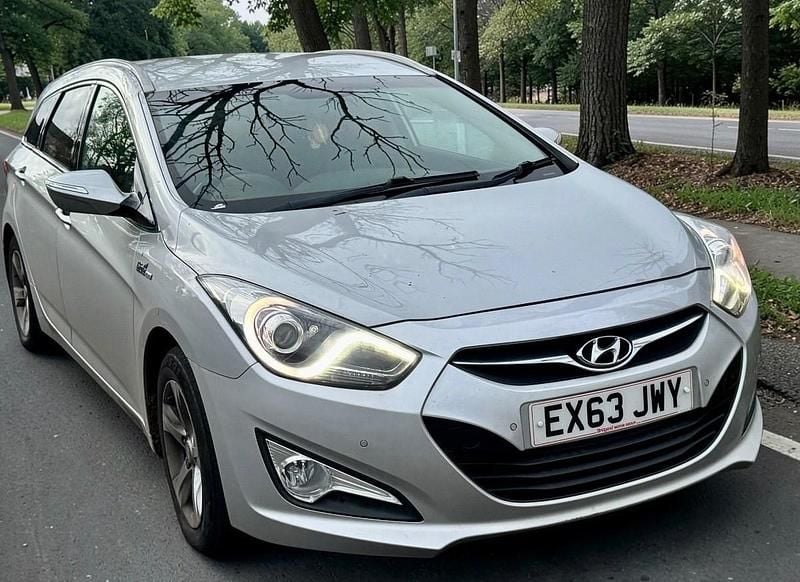 Used Hyundai i40 Style 115 HP (84 kW) 2013 Silver Estate