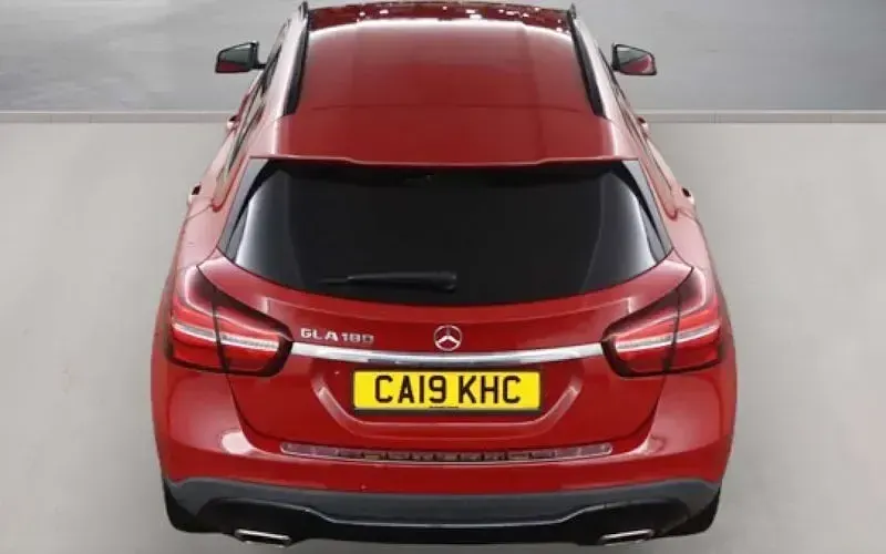 Used Mercedes GLA180 Urban 122 HP (89 kW) 2019 Red SUV