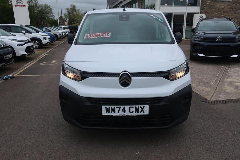 New Citroën Berlingo 129 HP (94 kW) 2025 White MPV