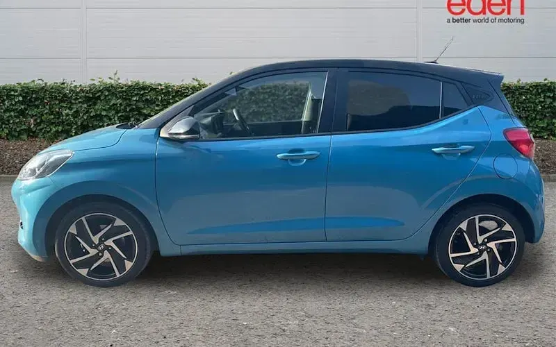 Used Hyundai i10 Premium 84 HP (61 kW) 2023 Hatchback