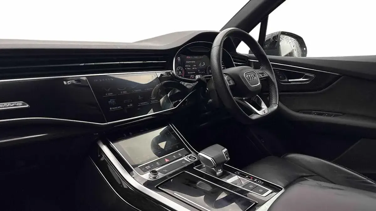 Used Audi Q7 Black Edition 286 HP (210 kW) 2022 Silver SUV