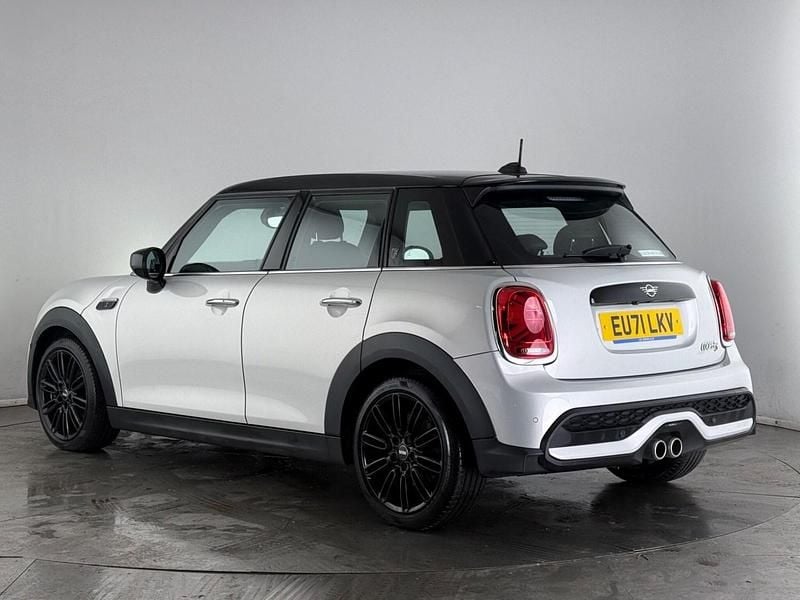Begagnad Mini Cooper S Exclusive 2021 Silver Halvkombi