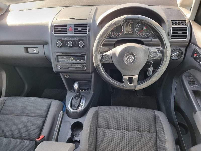 Begagnad VW Touran SE 105 HK (77 kW) 2014 Blå Minibuss