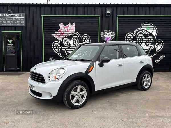 White Used 2013 Mini Cooper Countryman SUV | £5,995 (A bit pricey) - Image 1/4