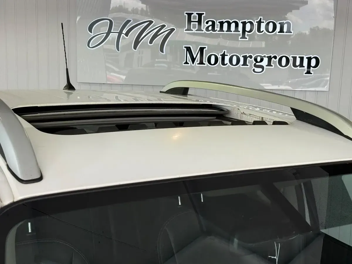 Used Nissan Navara Tekna 190 HP (139 kW) 2018 White Pickup
